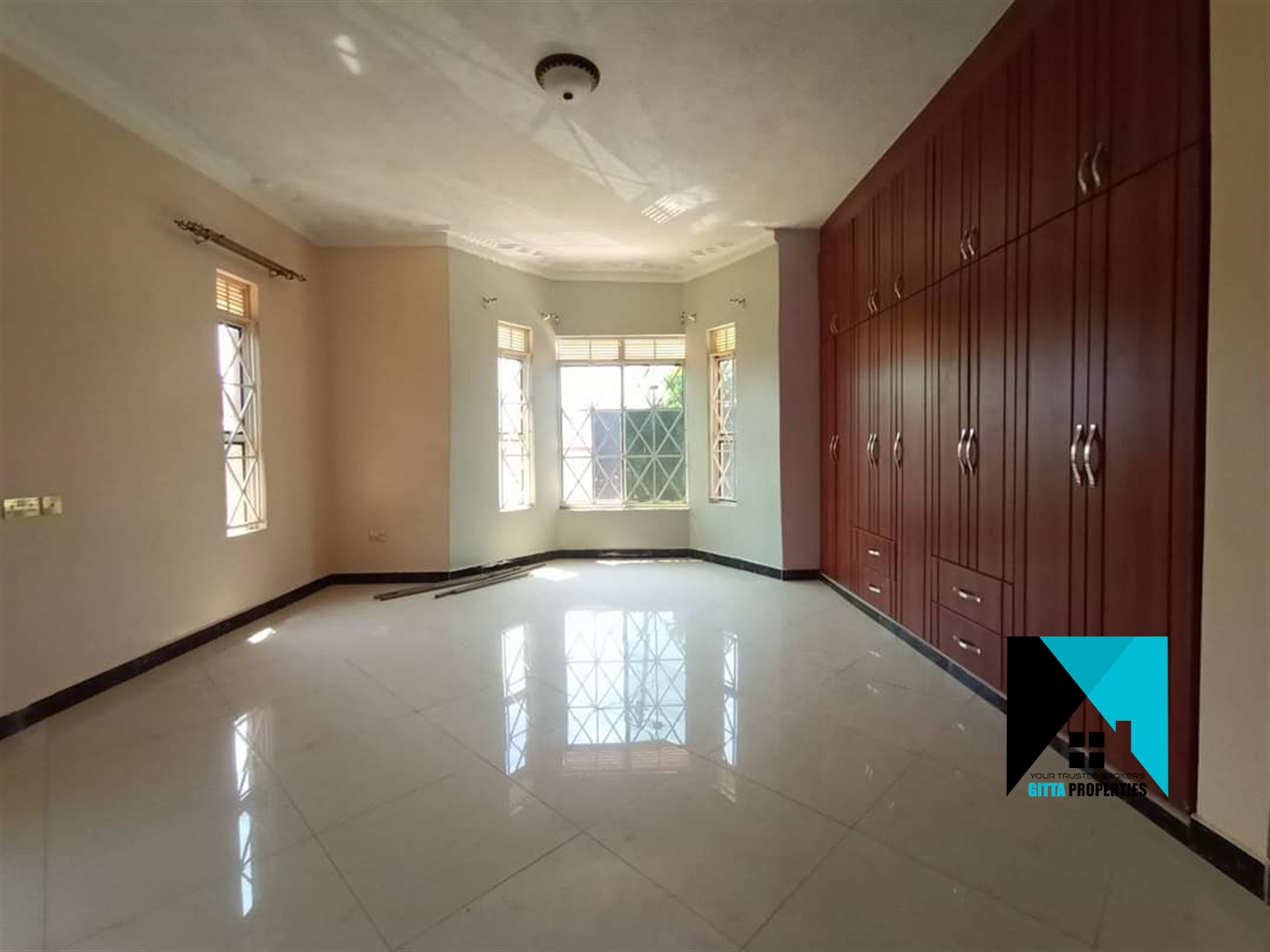 Bungalow for rent in Kira Wakiso