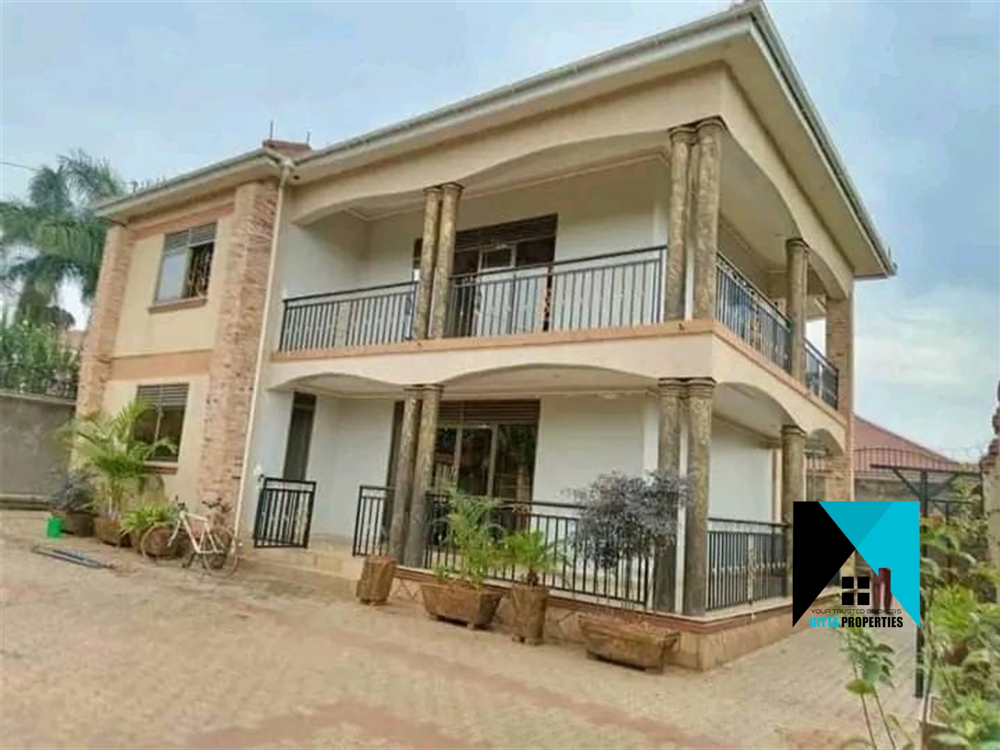 Storeyed house for sale in Katale Wakiso