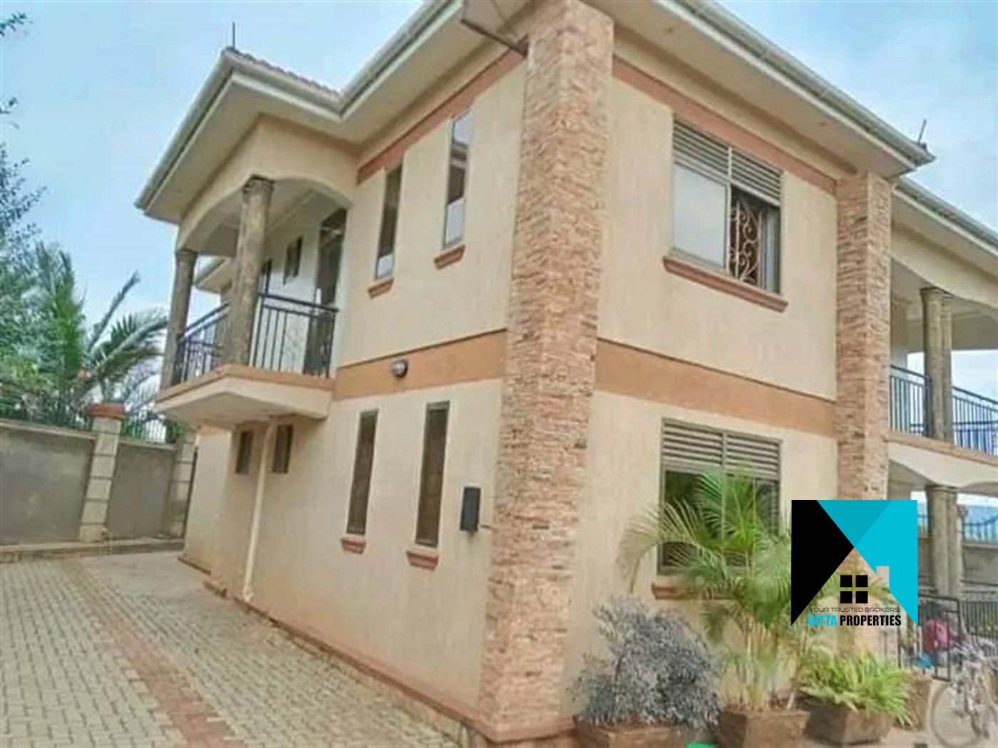 Storeyed house for sale in Katale Wakiso