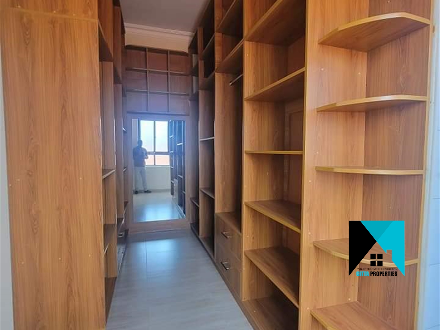 Storeyed house for sale in KiraShimoni Wakiso