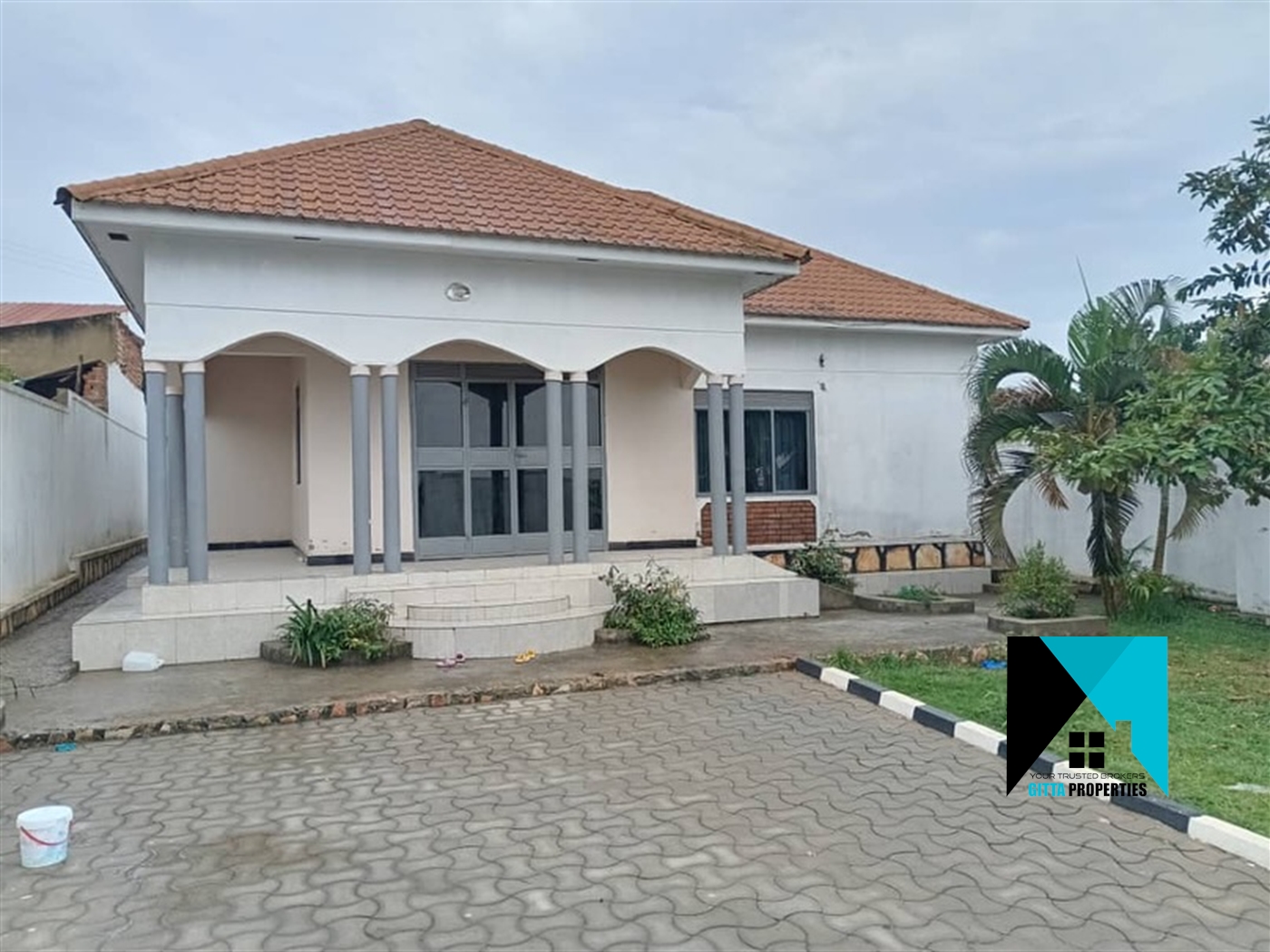 Bungalow for sale in Lwanyonyi Mukono