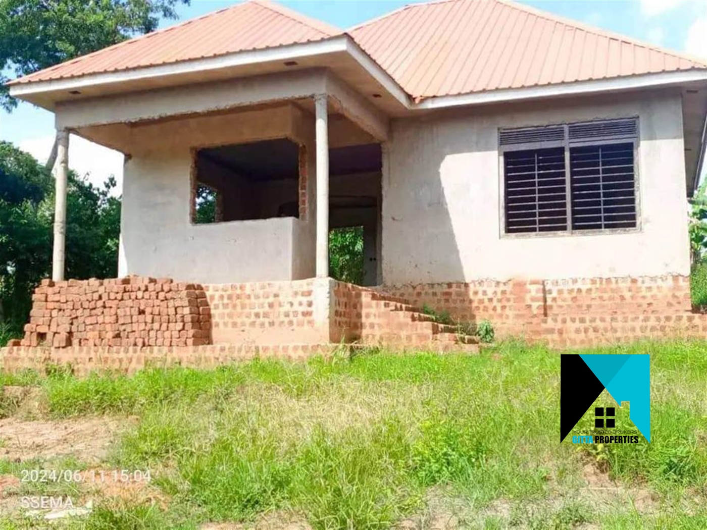 Shell House for sale in Bujuuko Wakiso