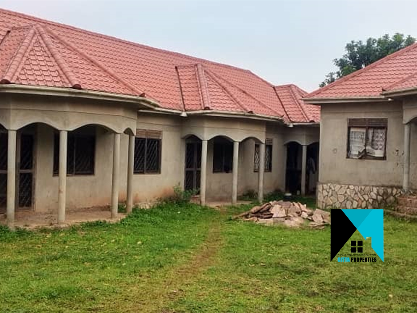 Shell House for sale in Lwanyonyi Mukono