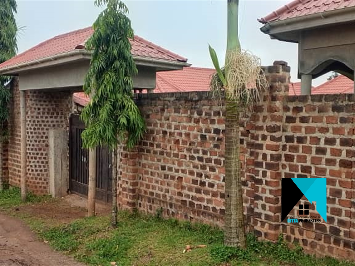 Shell House for sale in Lwanyonyi Mukono