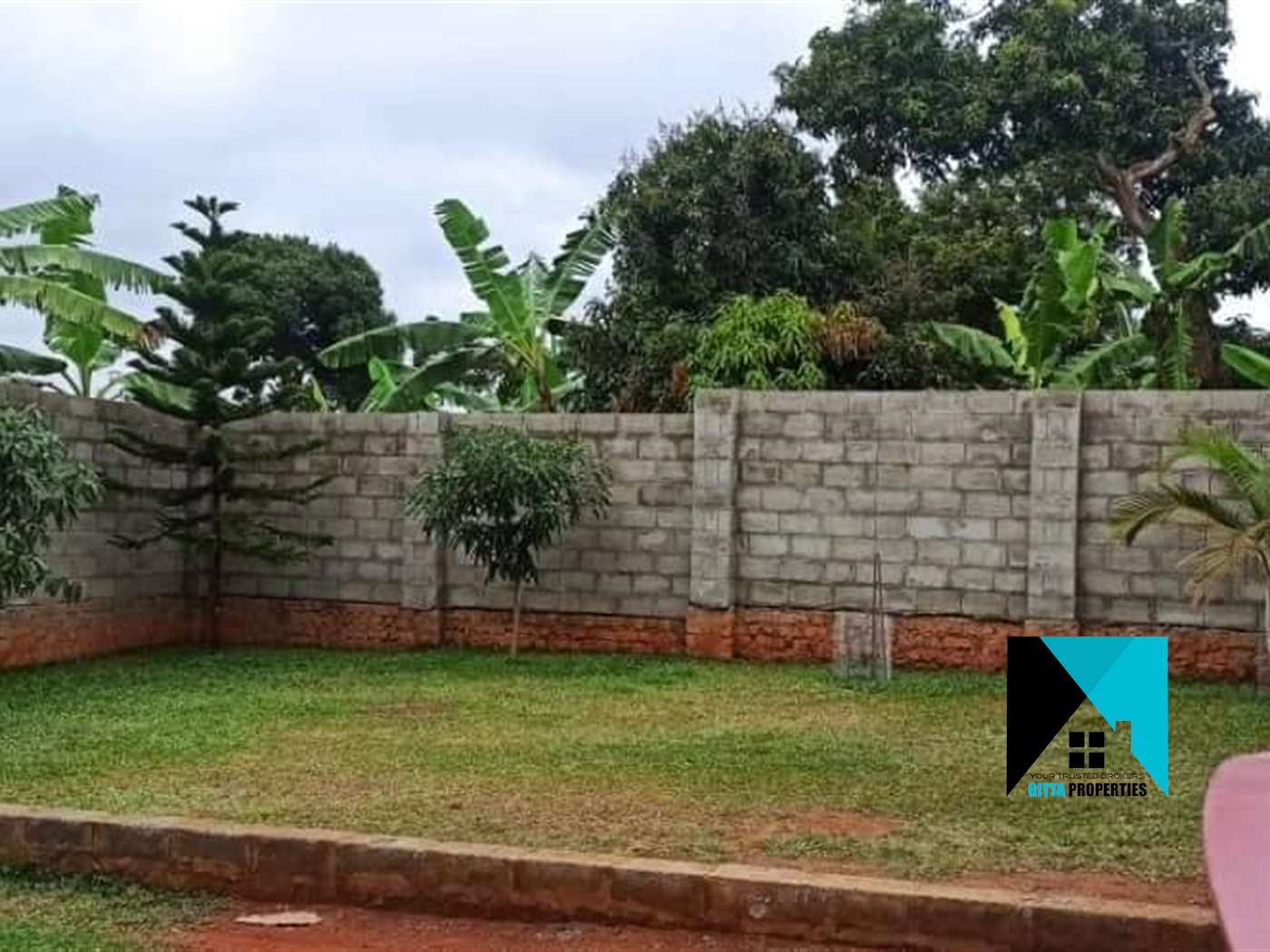 Bungalow for sale in Mutundwe Wakiso