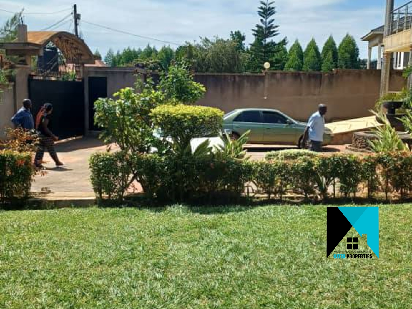 Mansion for sale in Kajjansi Wakiso