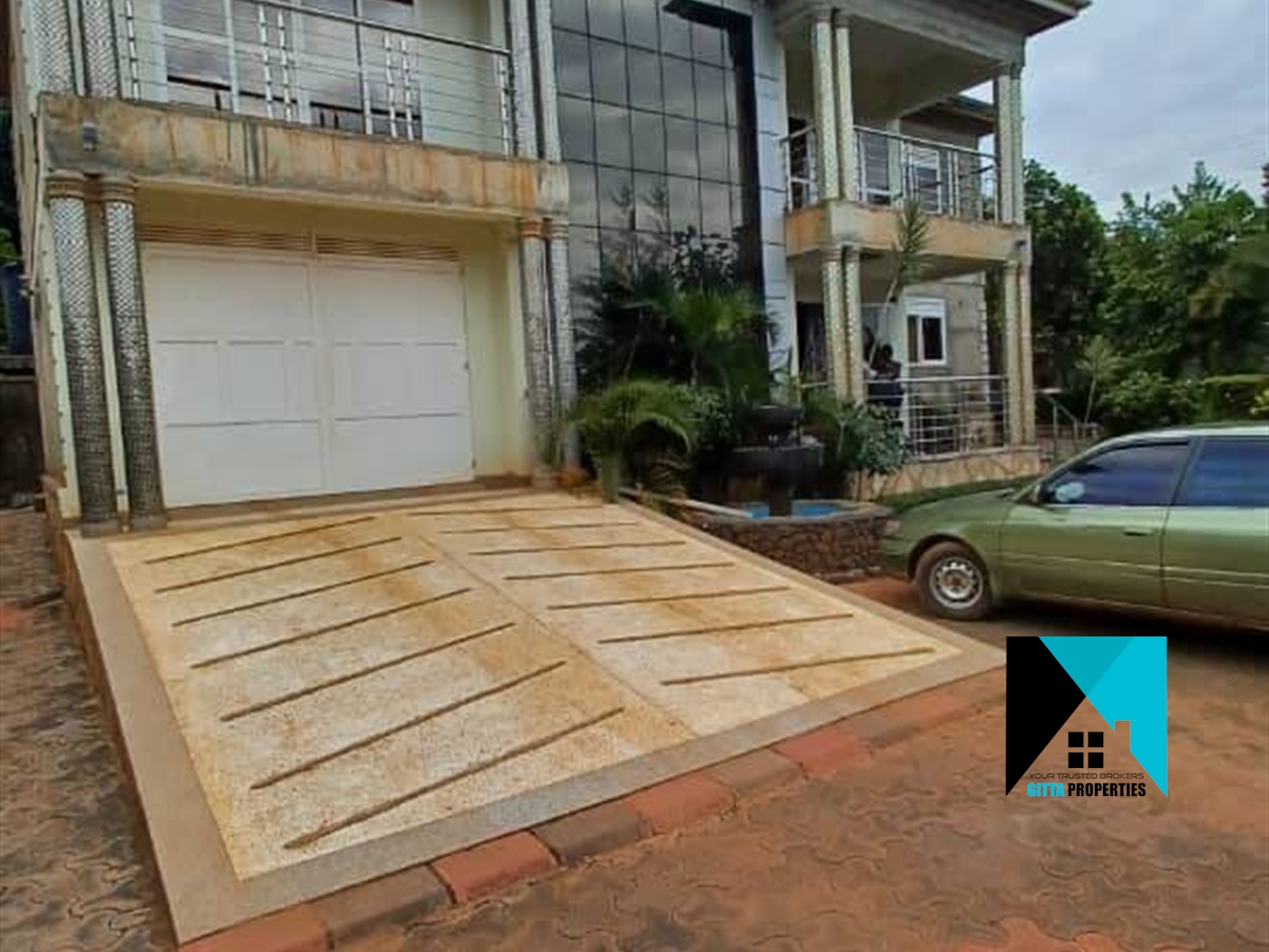 Mansion for sale in Kajjansi Wakiso