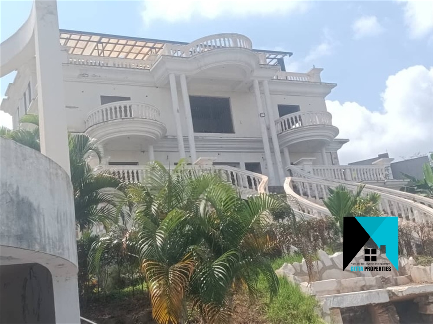 Mansion for sale in Bwebajja Wakiso