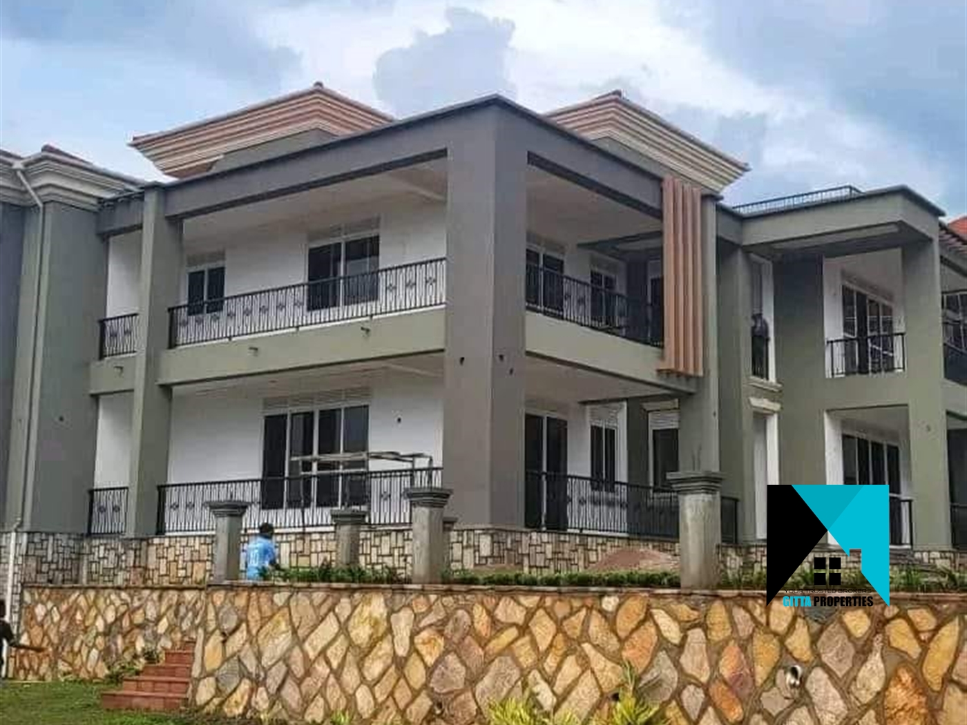 Storeyed house for sale in Munyonyo Kampala