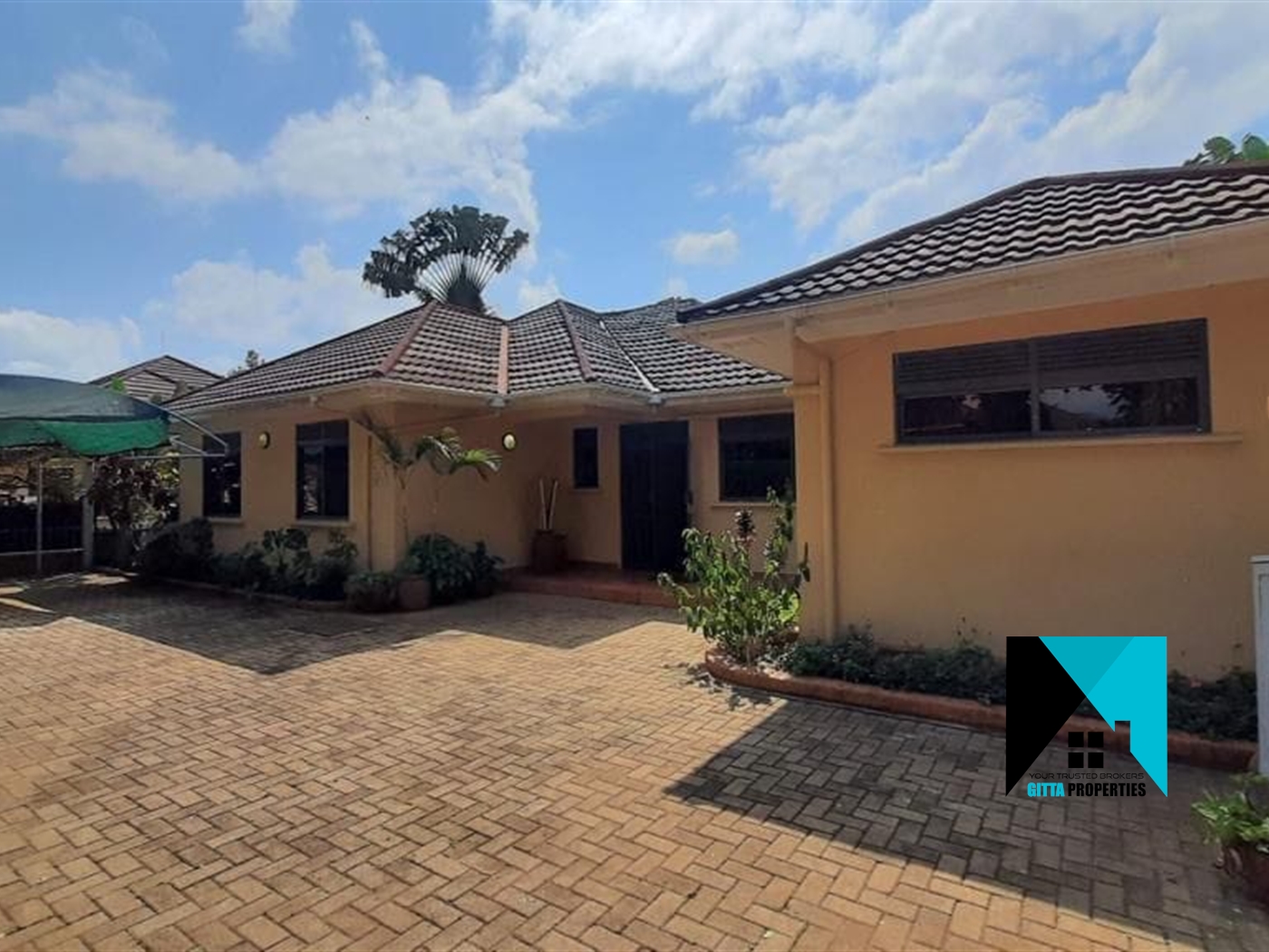 Bungalow for sale in Munyonyo Kampala