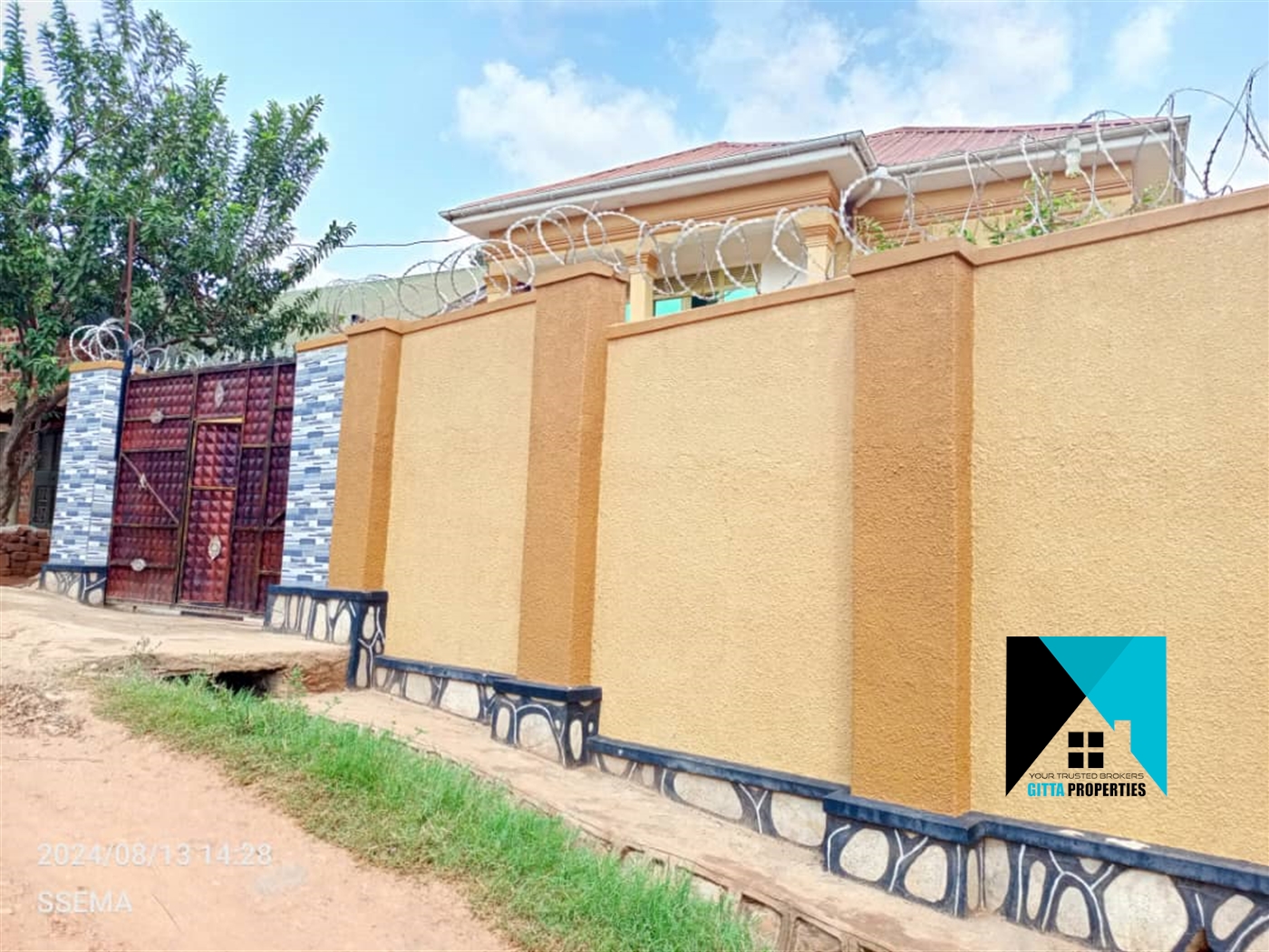 Storeyed house for sale in Nansana Wakiso