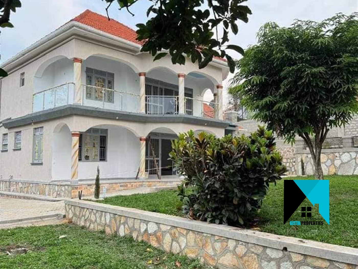 Mansion for sale in Bwebajja Wakiso