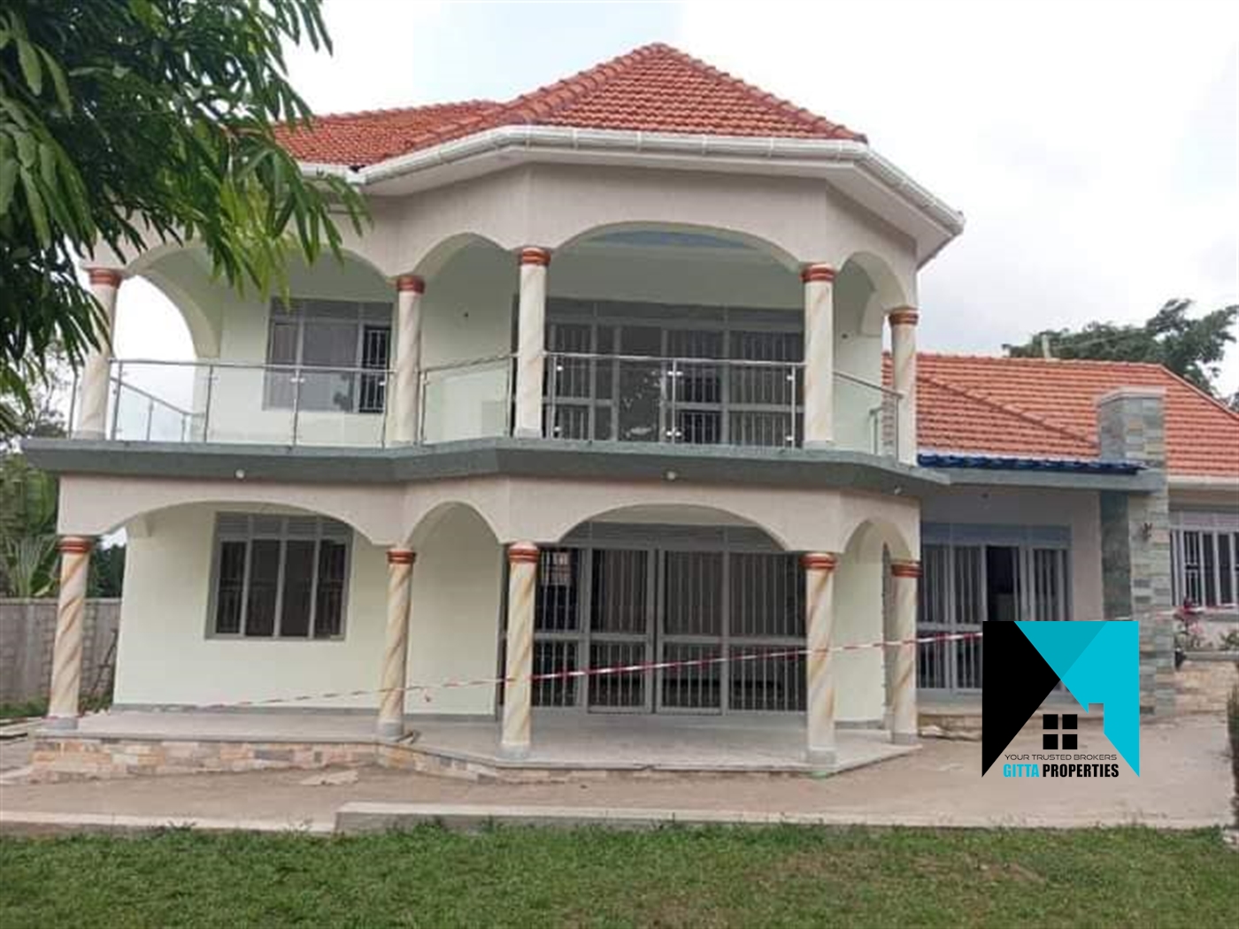 Mansion for sale in Bwebajja Wakiso