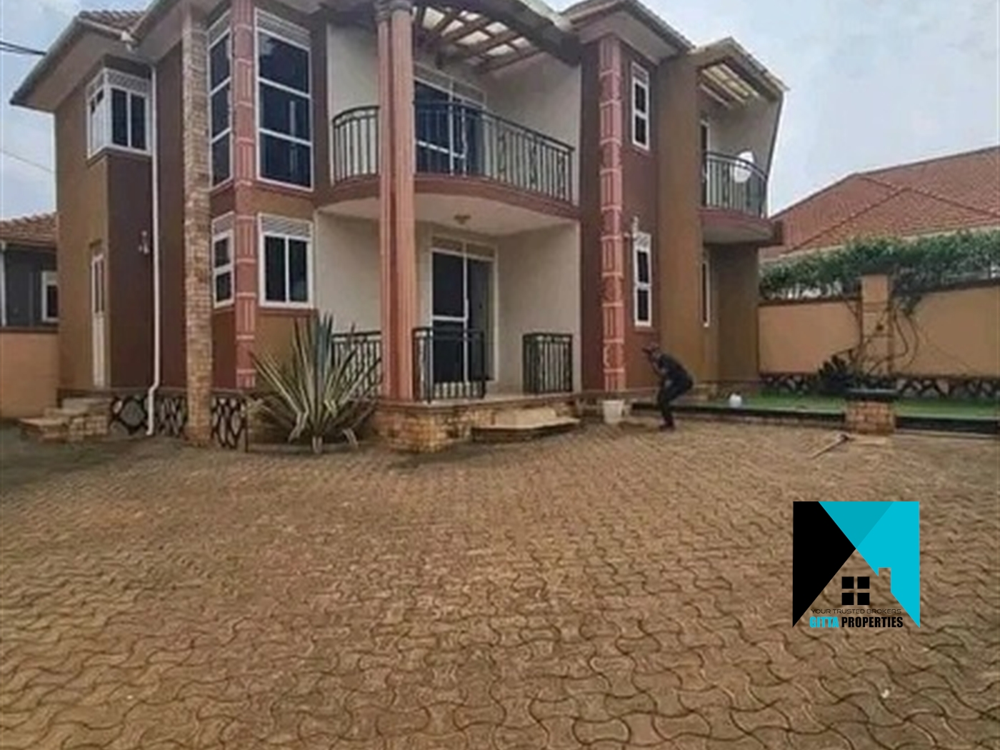 Storeyed house for sale in Namugongo Wakiso