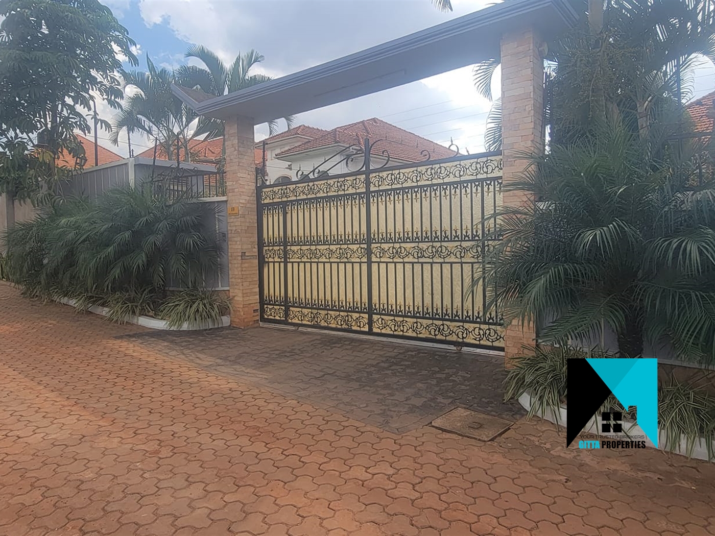 Shell House for sale in KyanjaKungu Kampala