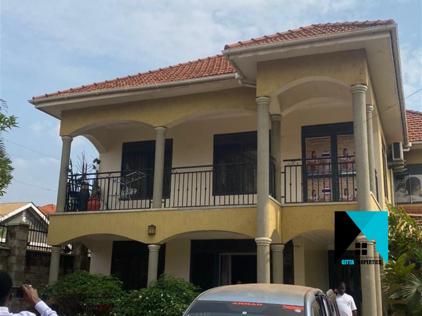 Storeyed house for sale in Munyonyo Kampala