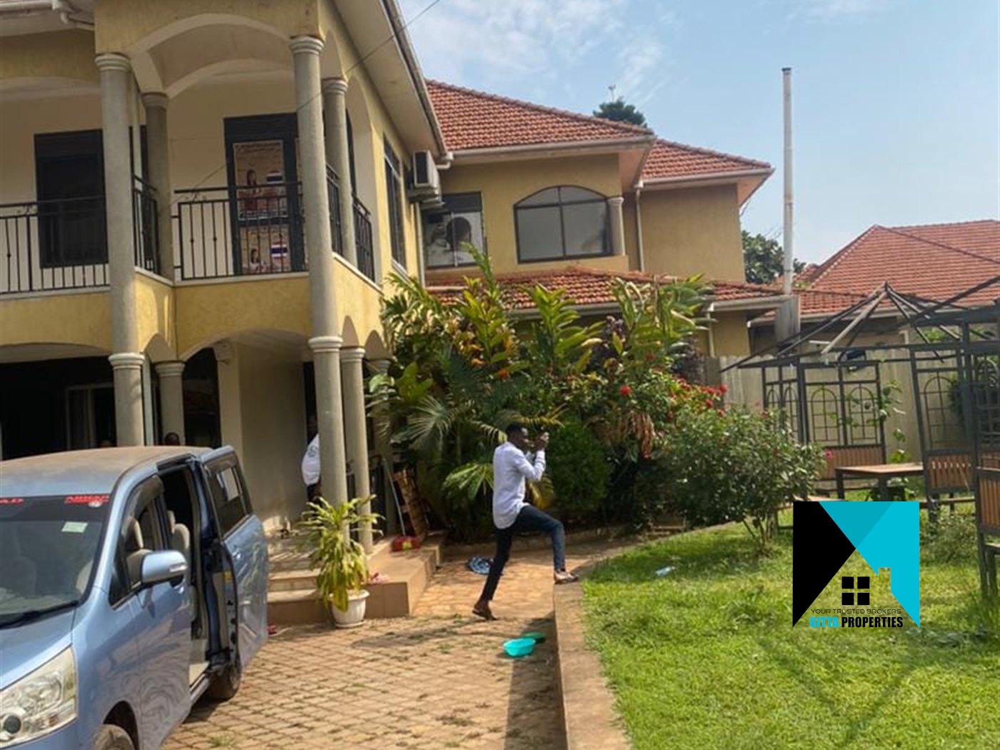 Storeyed house for sale in Munyonyo Kampala