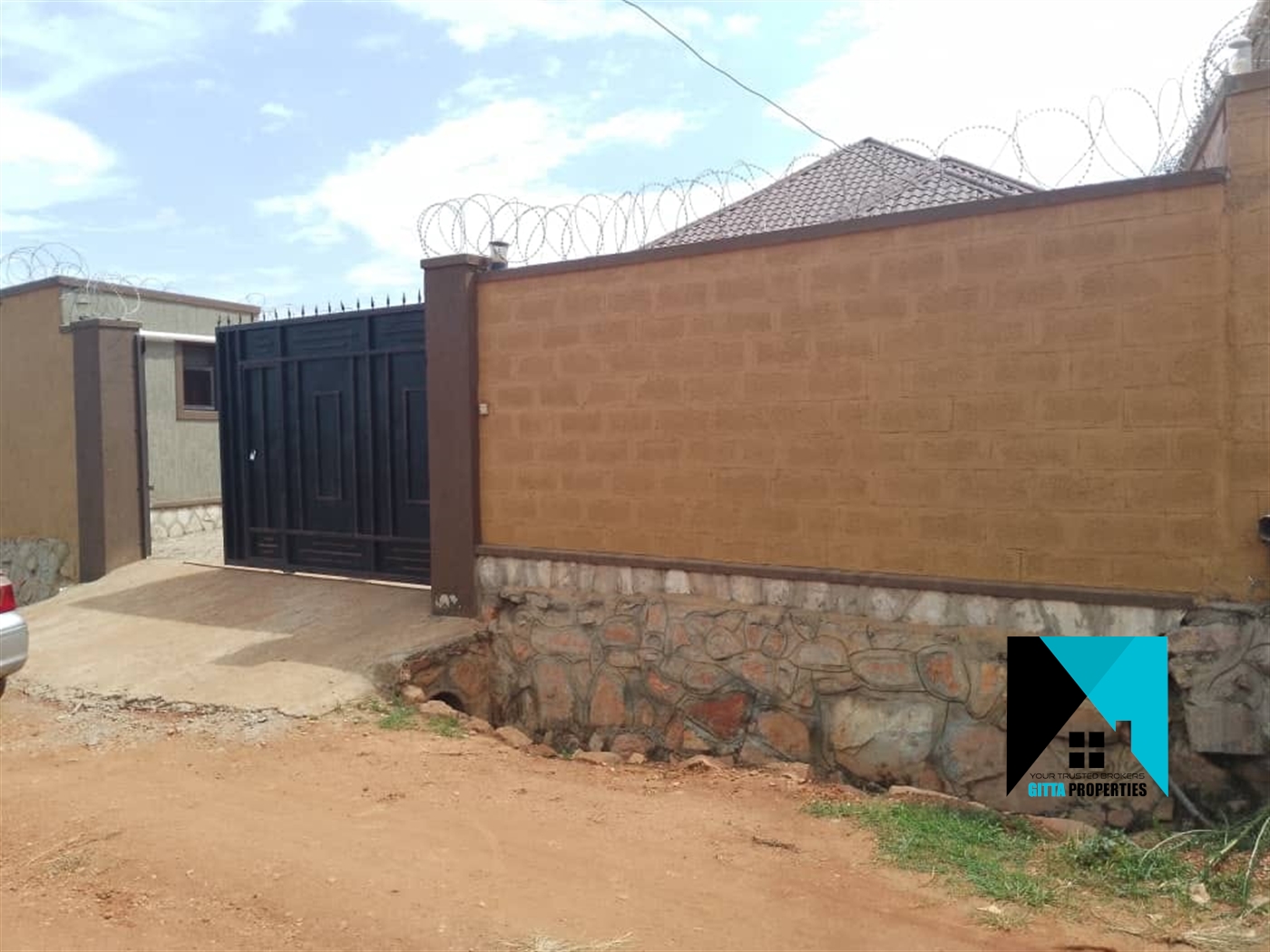 Bungalow for sale in Nakweelo Wakiso