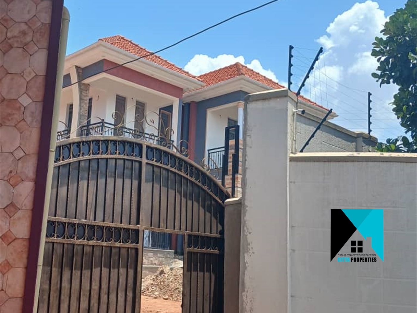 Storeyed house for sale in Munyonyo Kampala