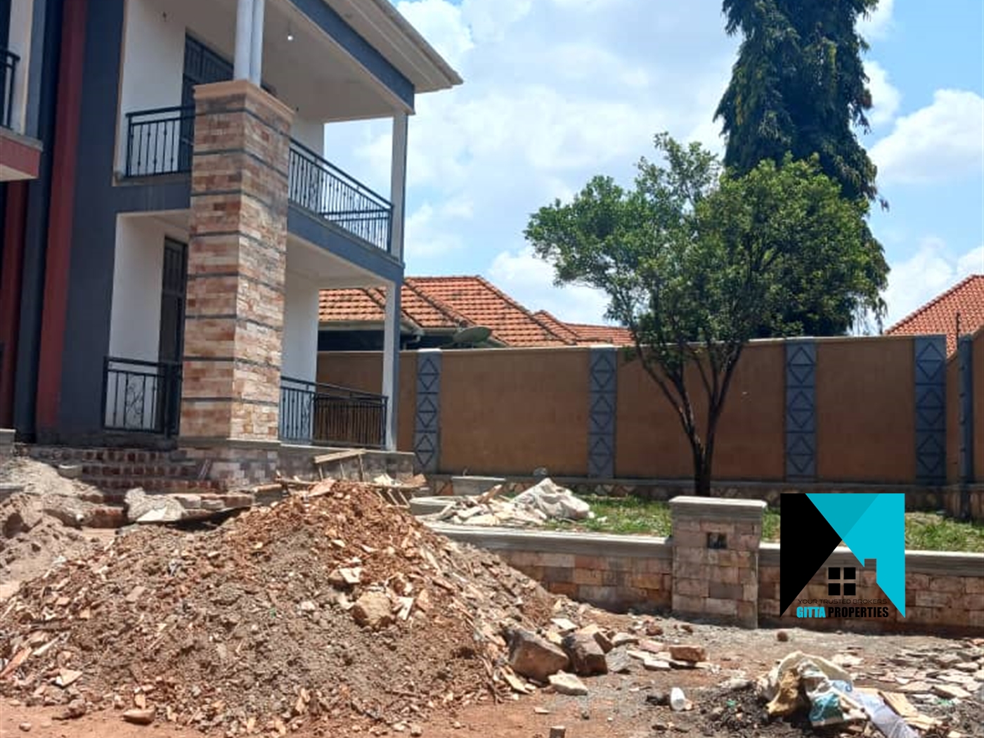 Storeyed house for sale in Munyonyo Kampala