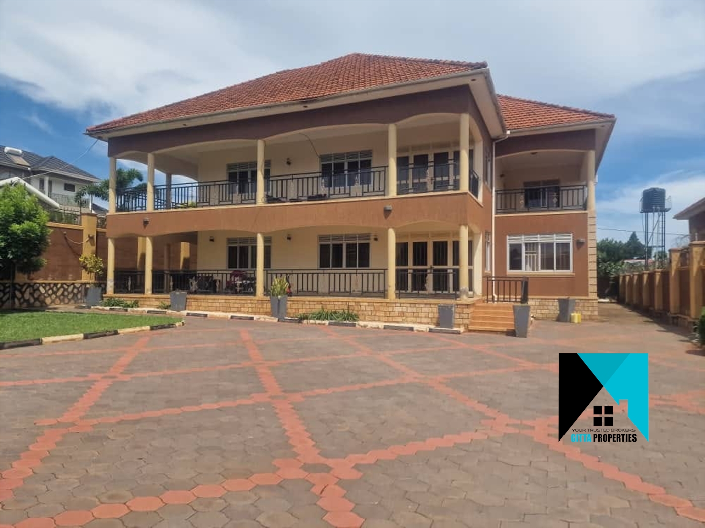 Storeyed house for sale in Bwebajja Wakiso