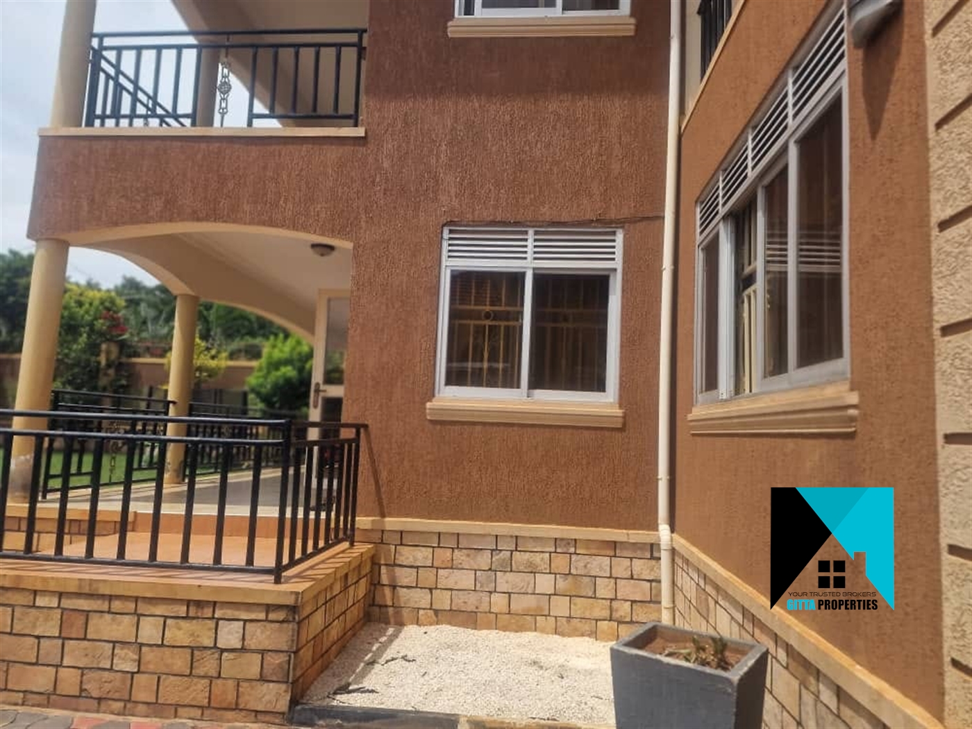 Storeyed house for sale in Bwebajja Wakiso