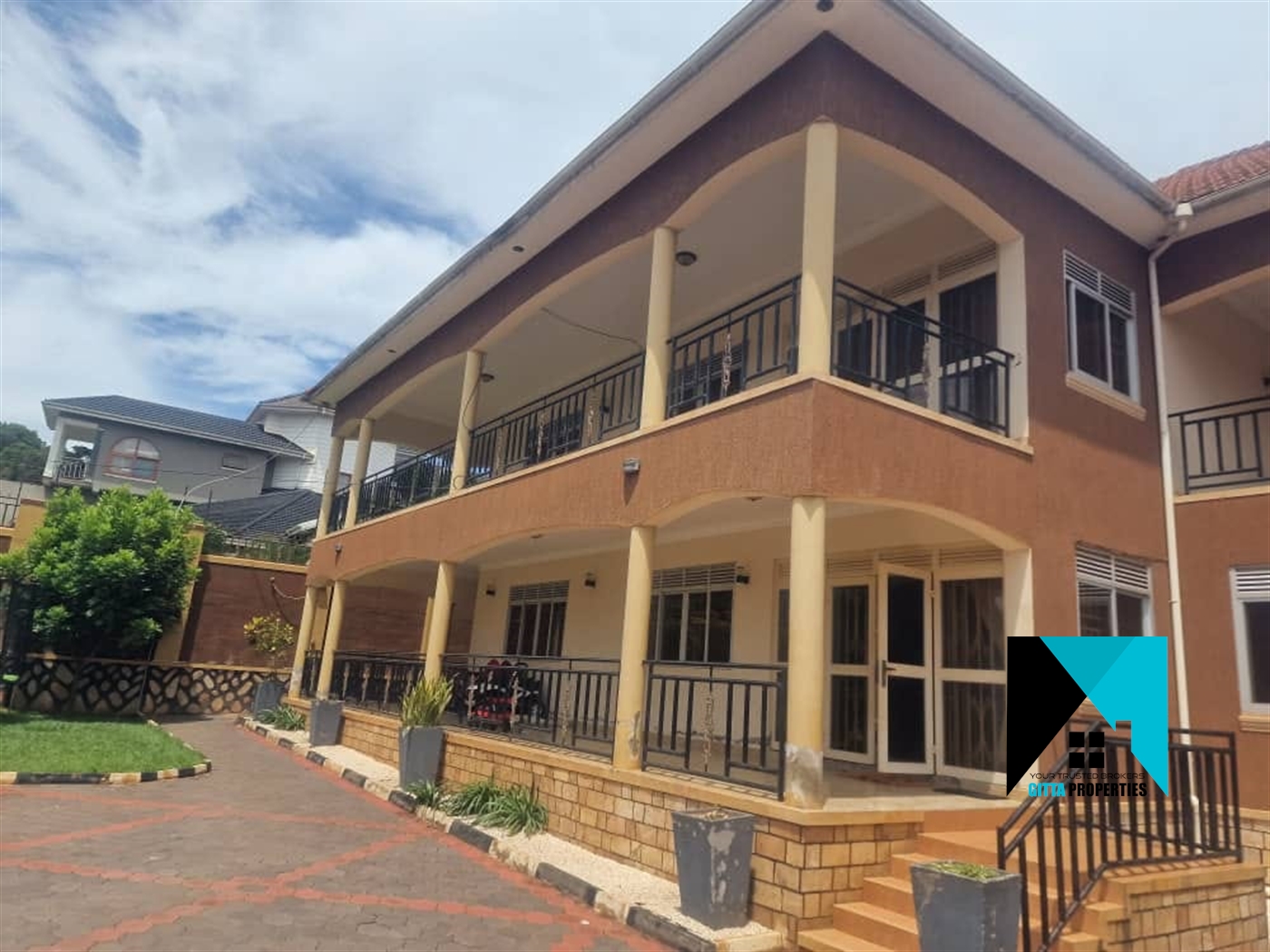 Storeyed house for sale in Bwebajja Wakiso