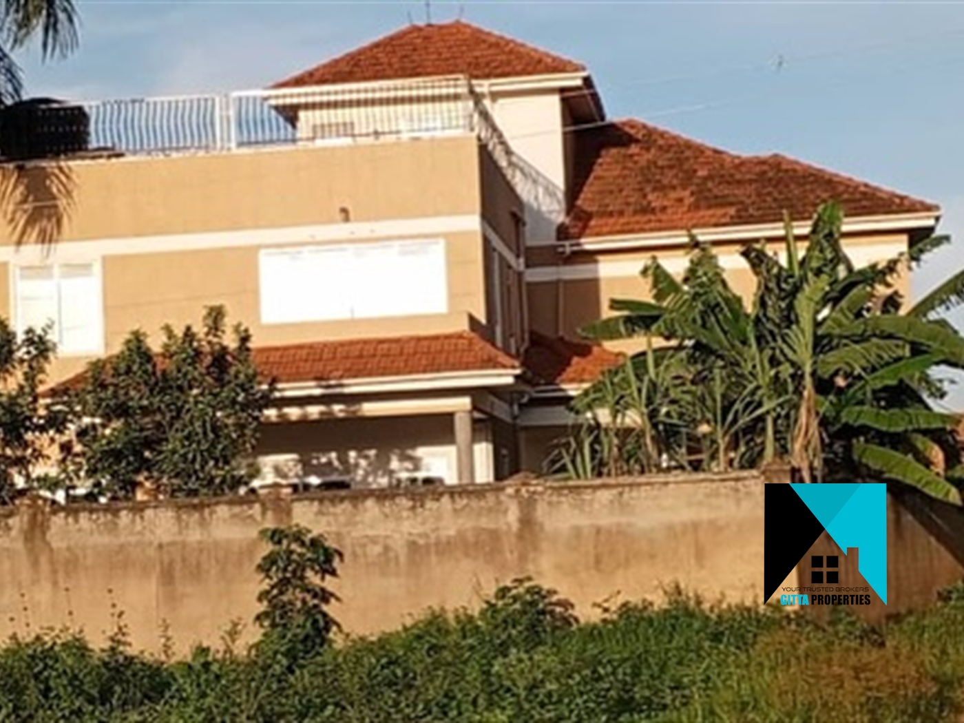 Storeyed house for sale in Kigo Wakiso