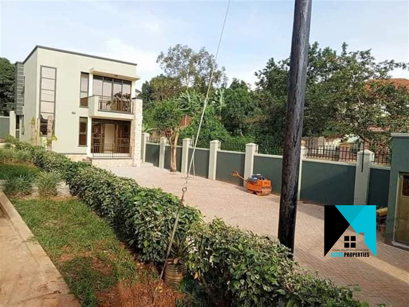 Storeyed house for rent in Kyaliwajjala Wakiso