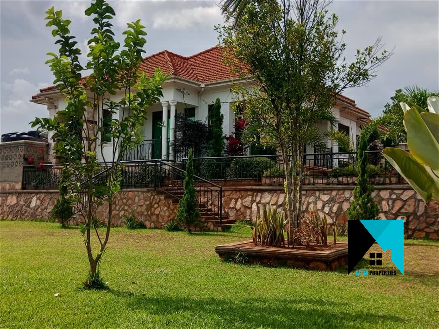 Bungalow for sale in Kasanjje Wakiso