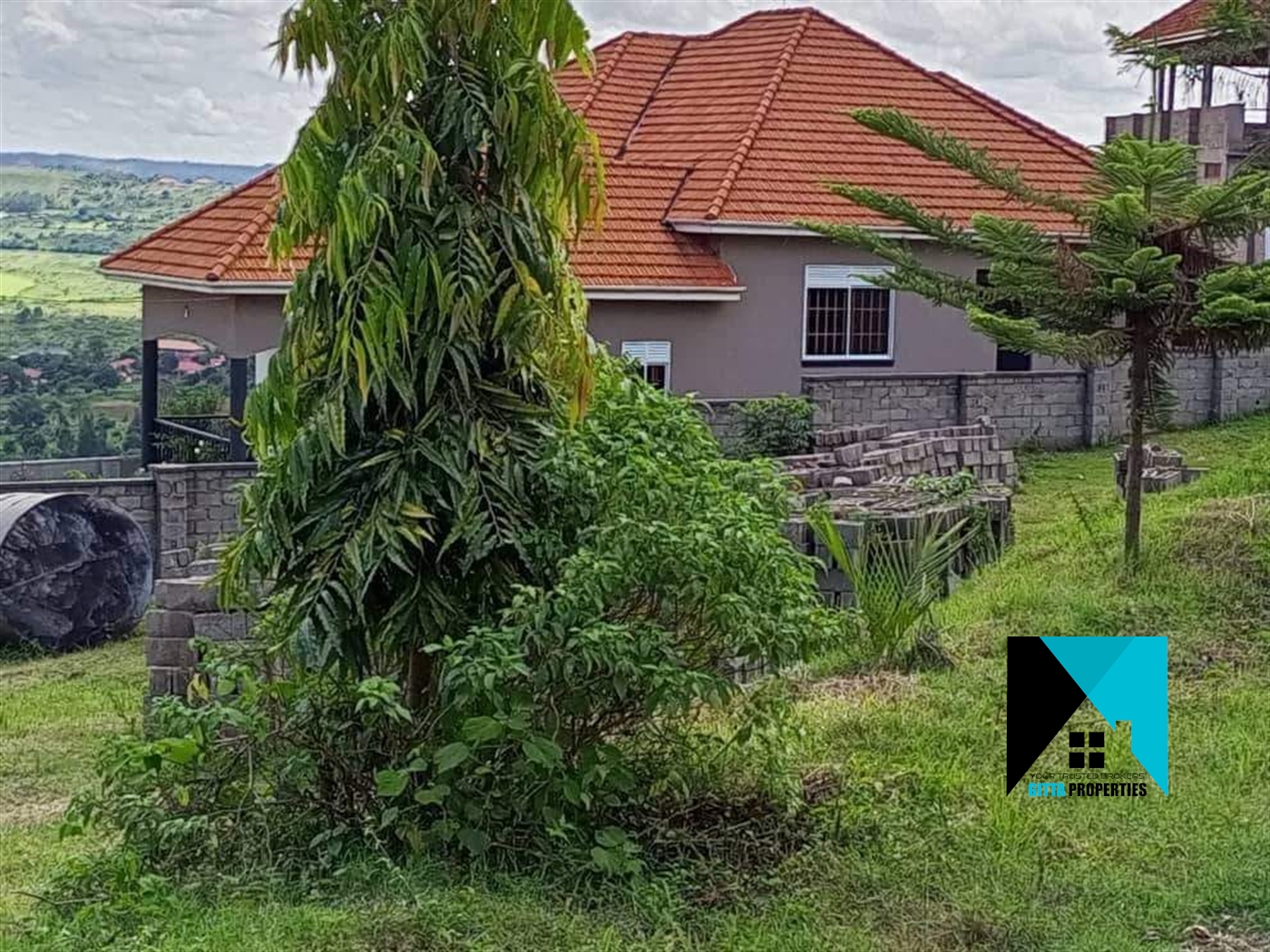 Storeyed house for sale in Katale Wakiso