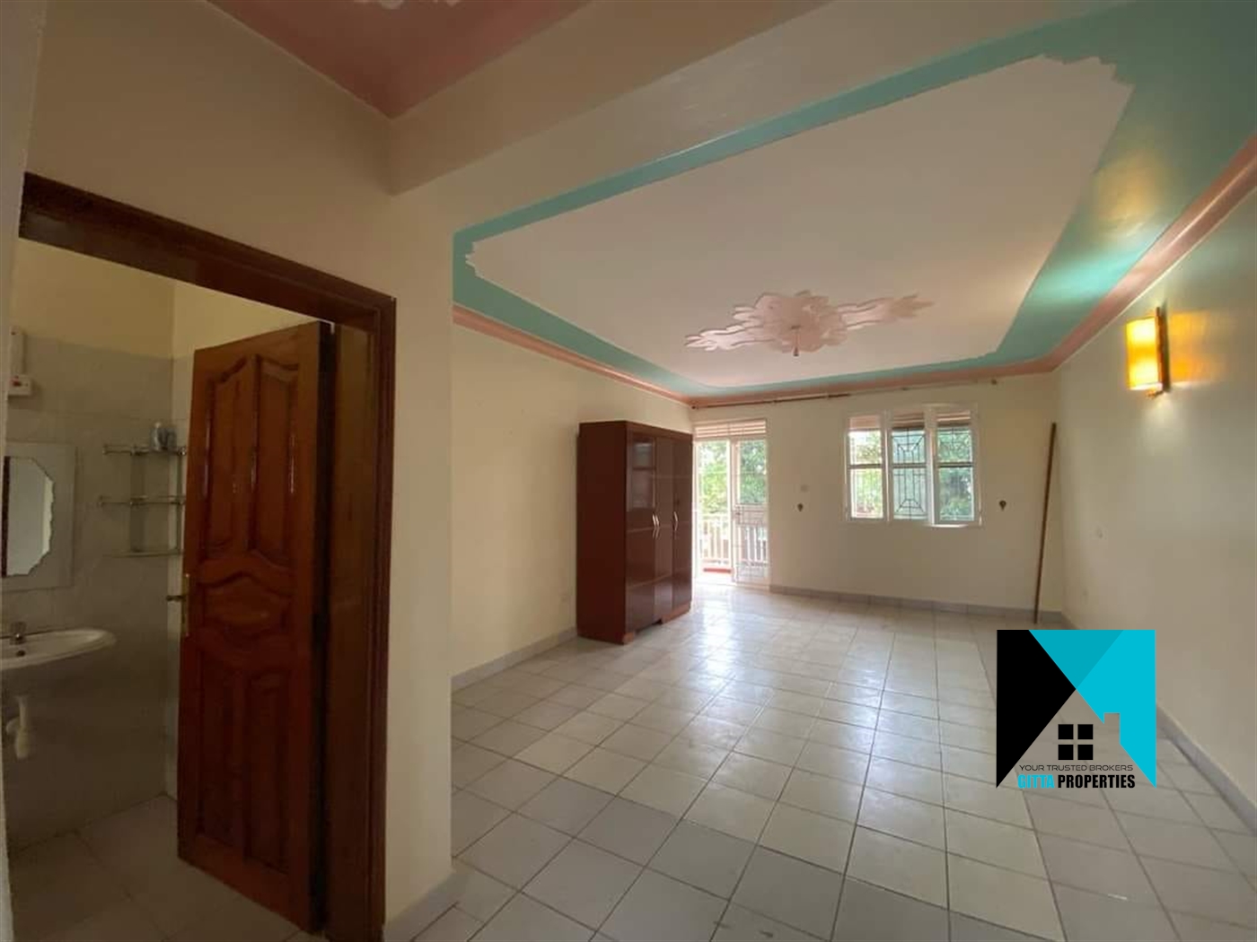 Duplex for rent in Kulambilo Kampala