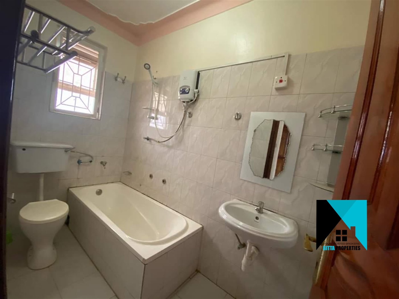 Duplex for rent in Kulambilo Kampala