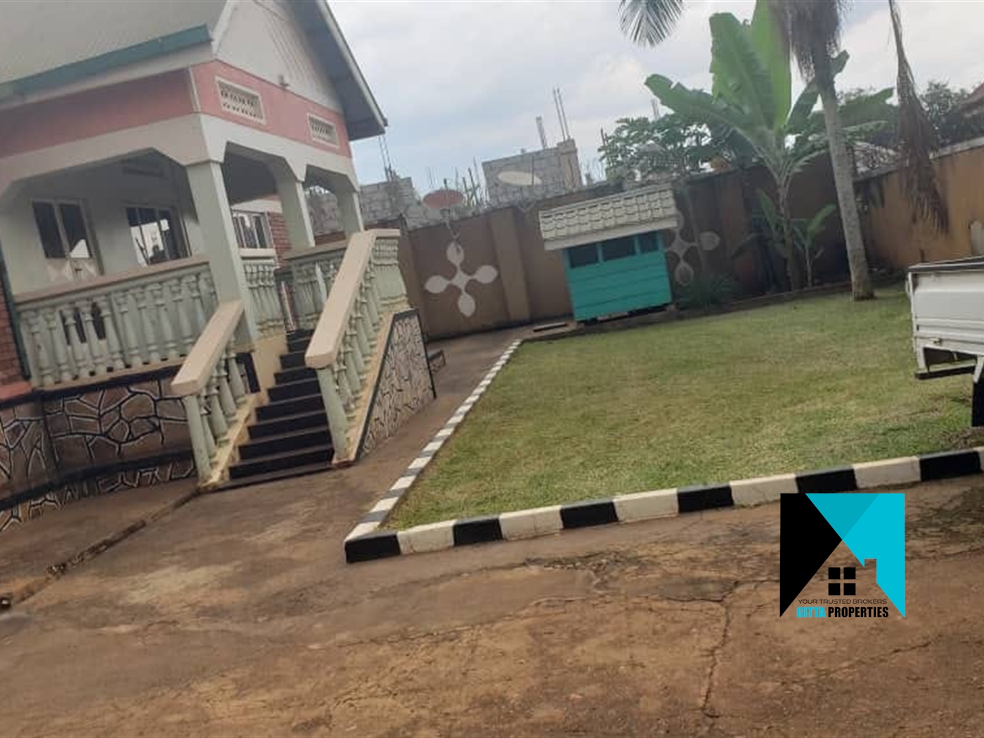 Bungalow for sale in Zana Wakiso