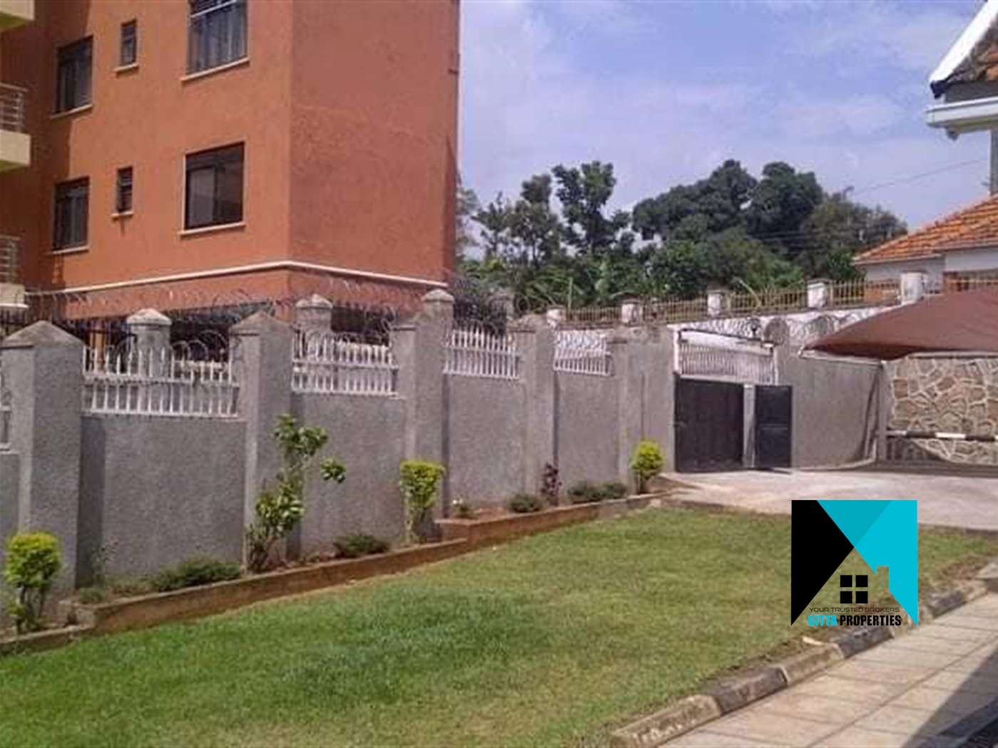 Bungalow for rent in Muyenga Kampala