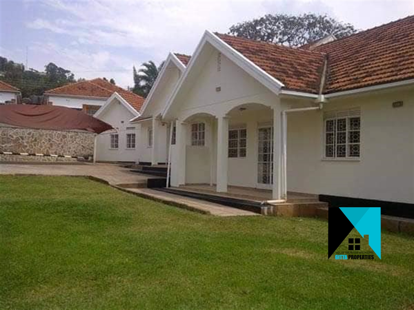 Bungalow for rent in Muyenga Kampala