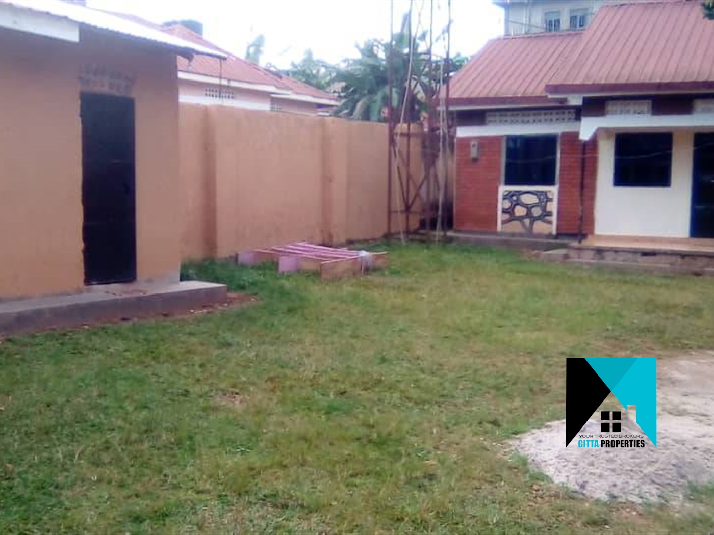 Bungalow for sale in Butto Wakiso