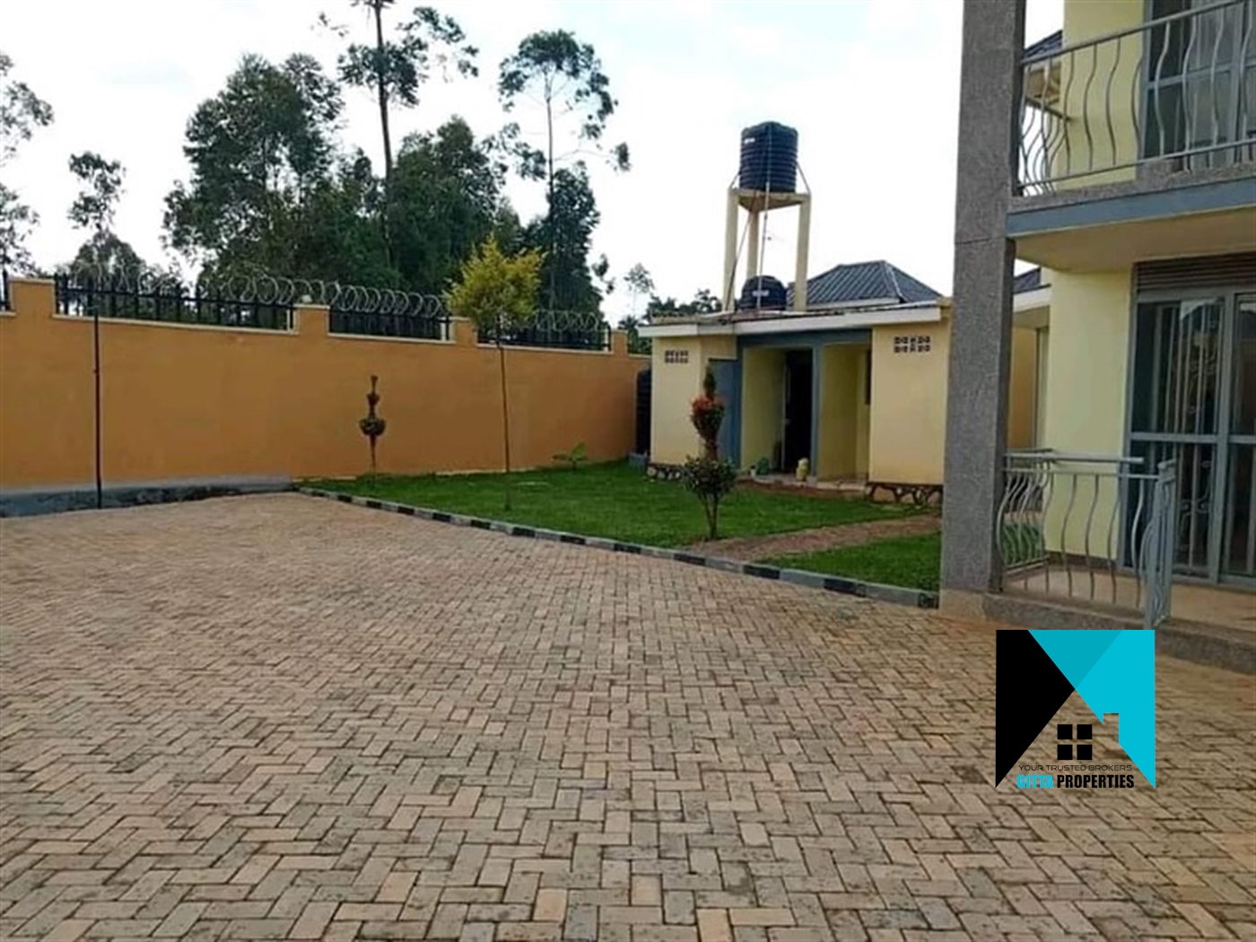 Storeyed house for sale in Nansana Wakiso