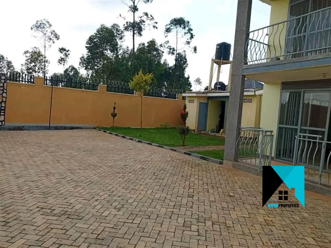 Storeyed house for sale in Nansana Wakiso