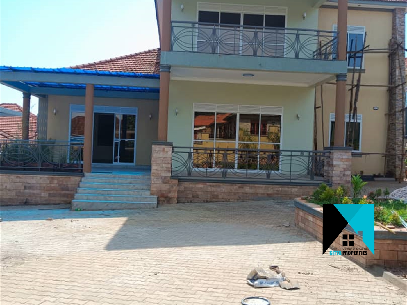 Storeyed house for sale in Bwebajja Wakiso