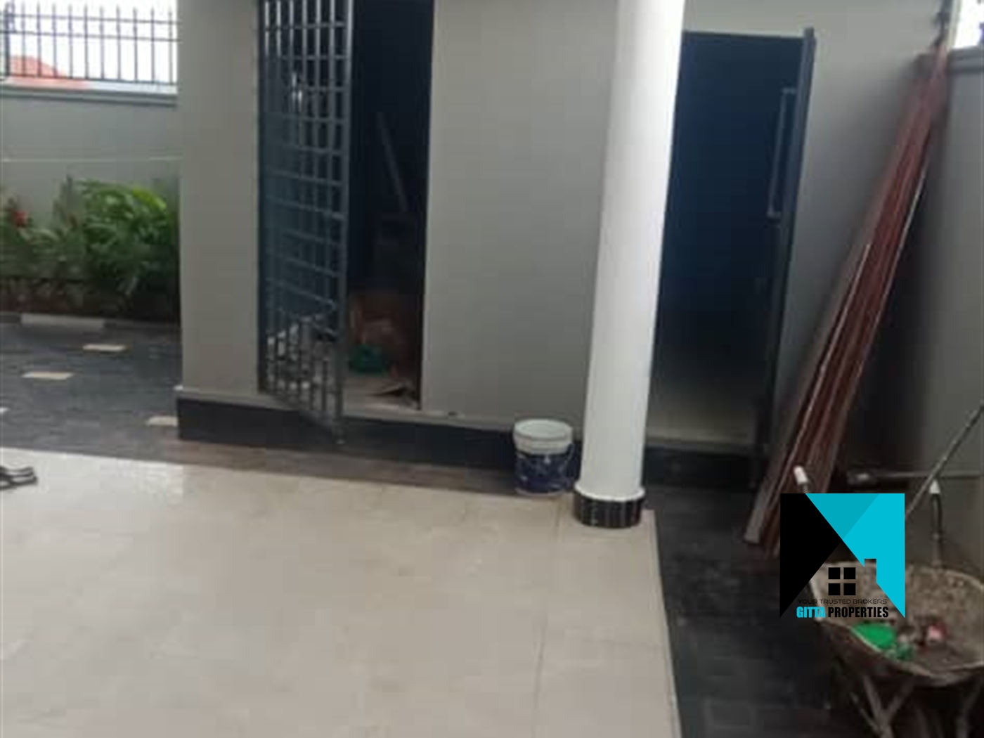 Storeyed house for sale in Kiransansa Wakiso