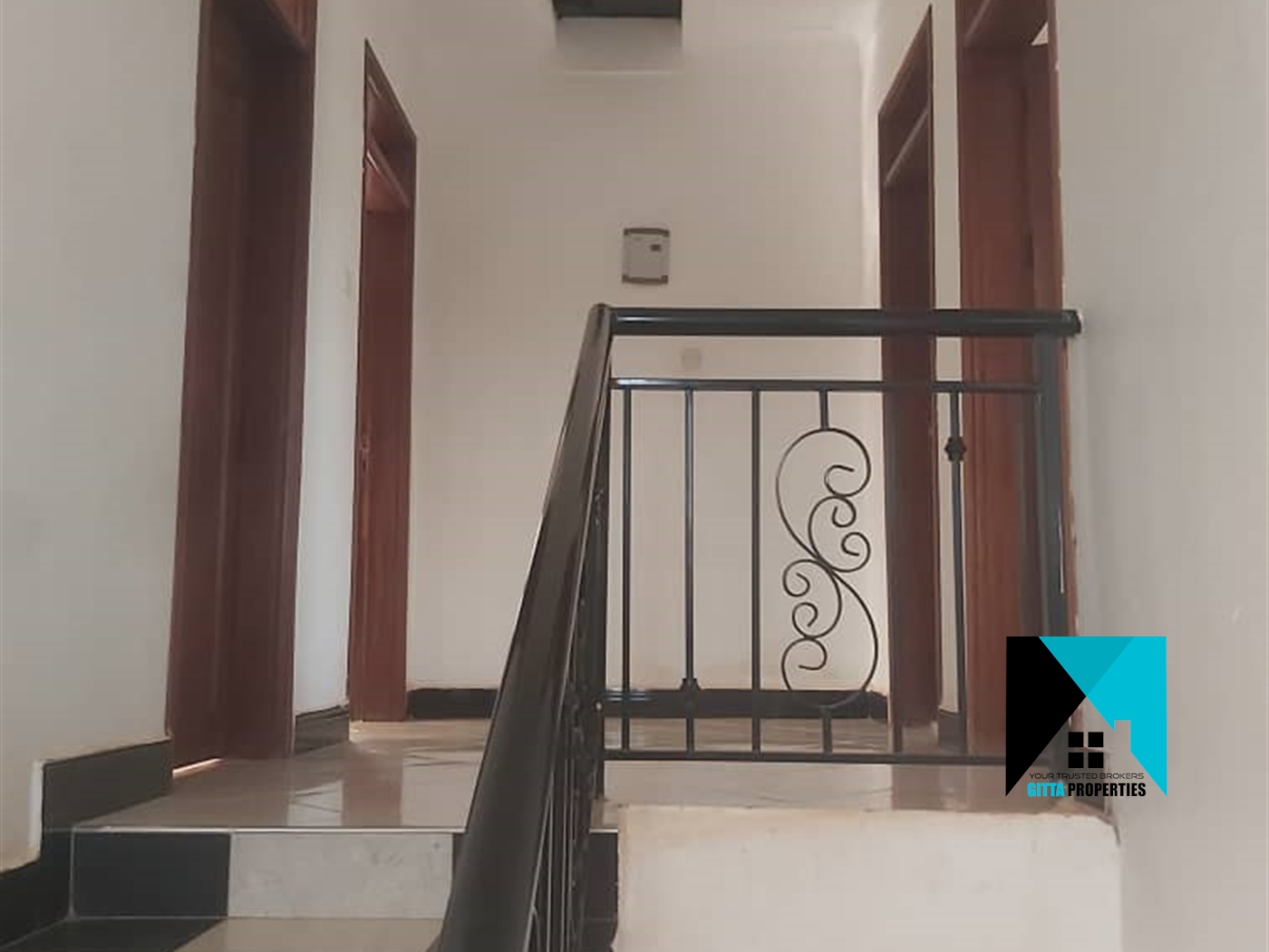 Storeyed house for sale in Kitendekitovu Wakiso