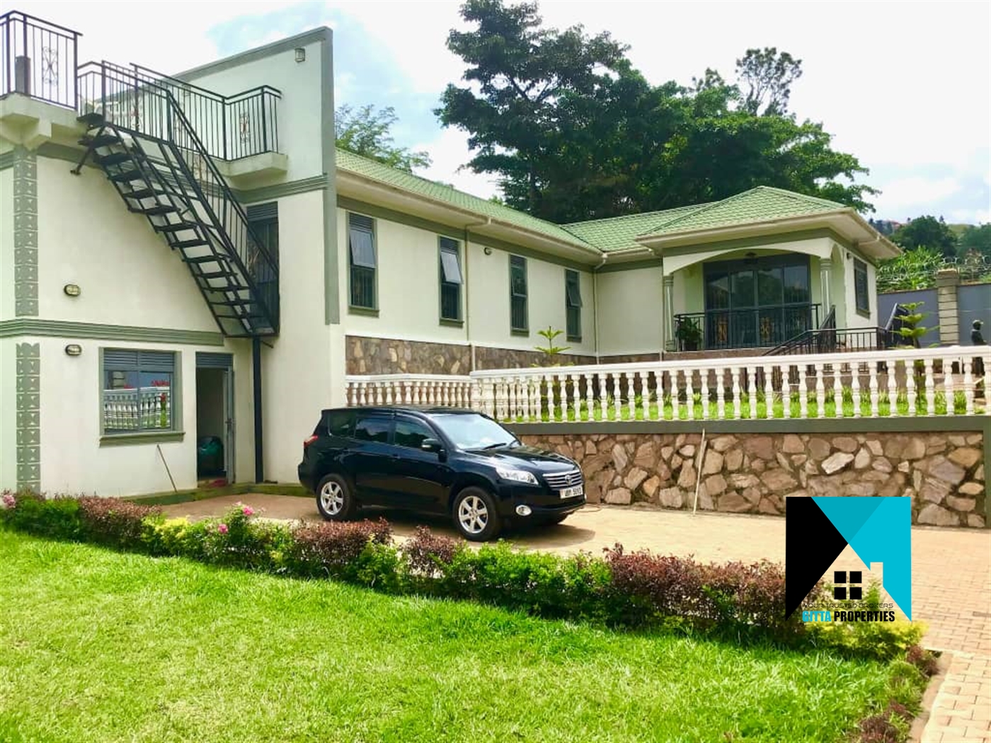 Mansion for sale in Bwebajja Wakiso