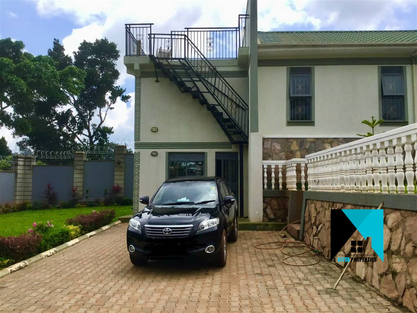 Mansion for sale in Bwebajja Wakiso