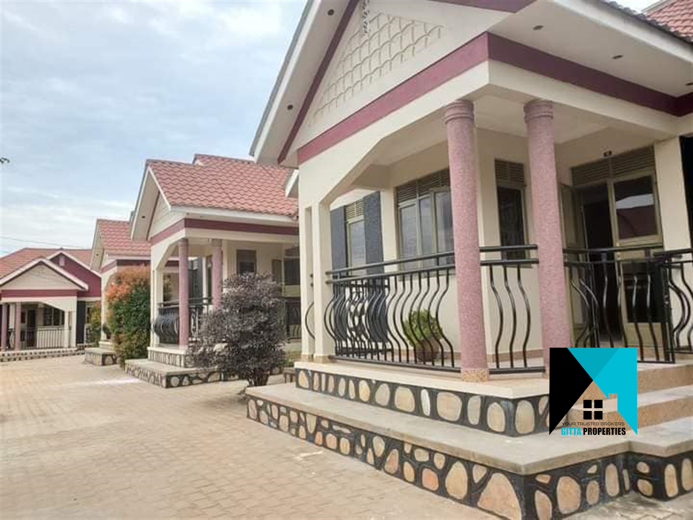 Semi Detached for rent in Kulambilo Kampala