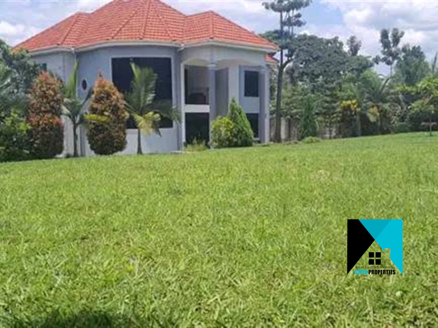 Storeyed house for sale in Busiika Wakiso