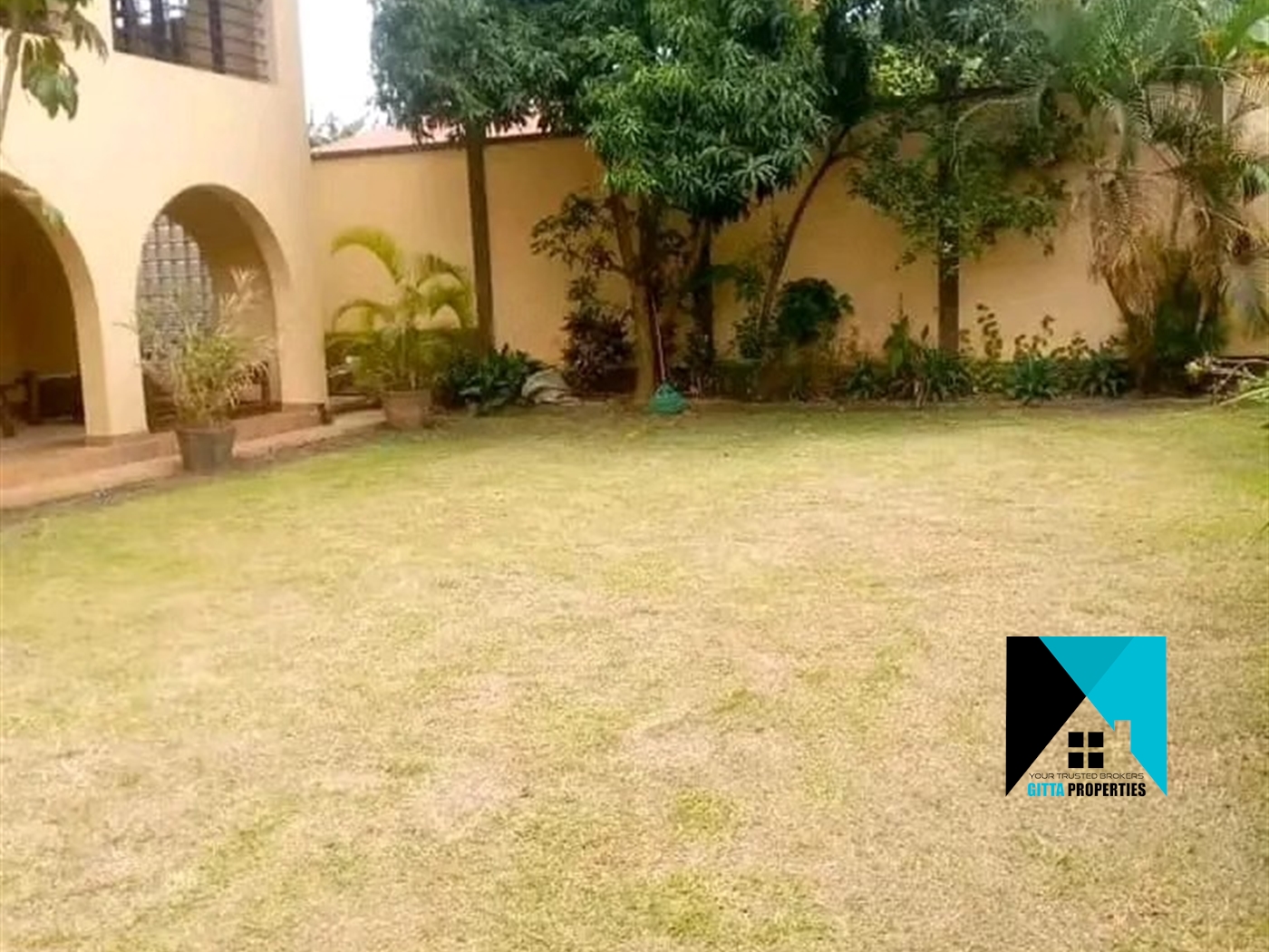 Storeyed house for rent in Bbunga Kampala