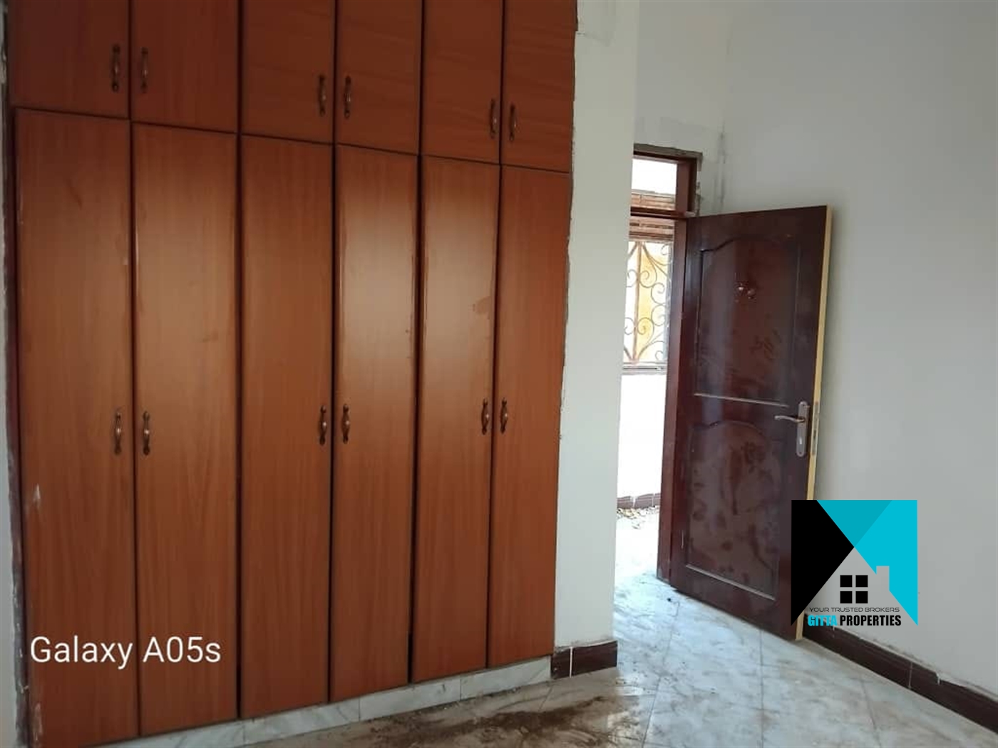 Rental units for sale in Nakweelo Wakiso