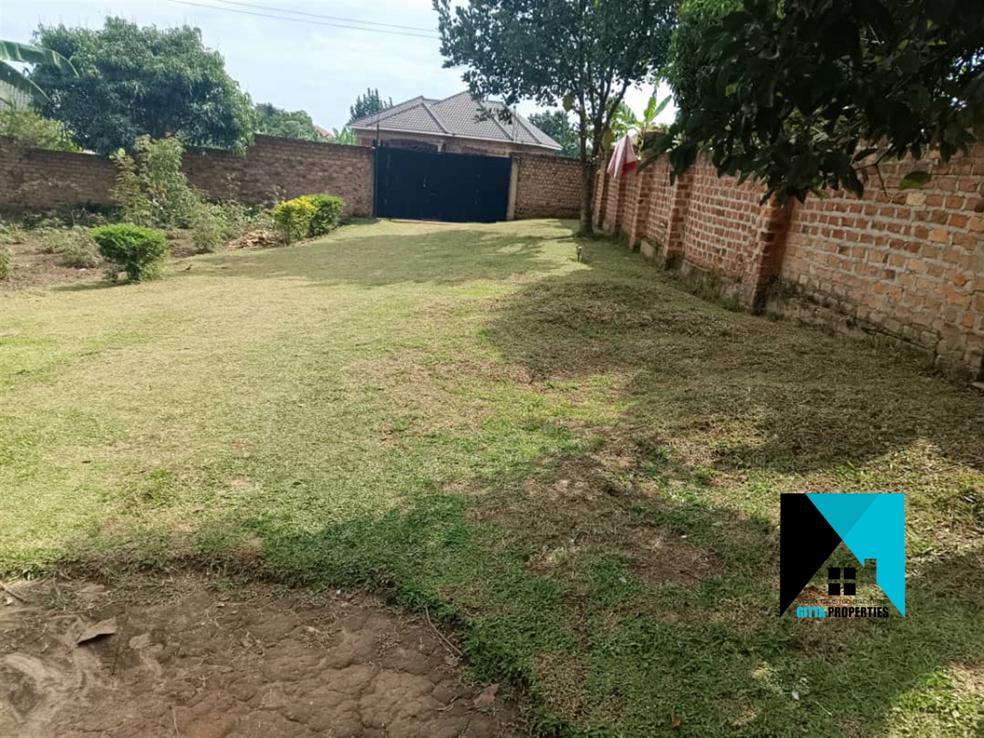 Bungalow for sale in Lweza Mukono