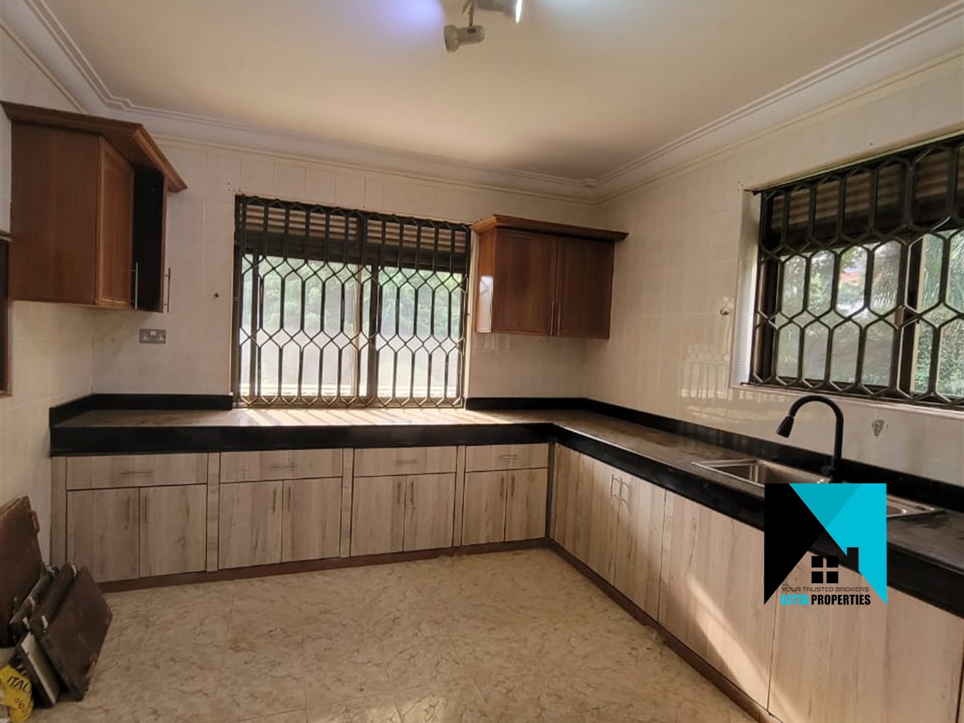 Storeyed house for rent in Kololo Kampala